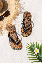 Lade das Bild in den Galerie-Viewer, All-Match Zehentrenner-Sandalen mit Leopardenmuster
