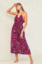 Lade das Bild in den Galerie-Viewer, ?rmelloses Kleid mit Blumenmuster
