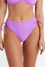 Lade das Bild in den Galerie-Viewer, Amethyst High Waist Lila Verstellbare Bikinihose
