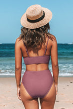 Lade das Bild in den Galerie-Viewer, Bralette mit Twist-Front &amp; Gesplei?tes High Waist Bikini-Set in Lila
