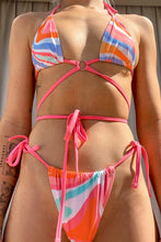 Lade das Bild in den Galerie-Viewer, Triangel-Bikini mit lebendigen Farben
