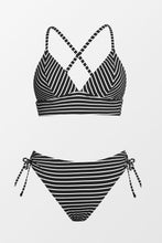 Lade das Bild in den Galerie-Viewer, Gestreiftes Schn¨¹r-Bralette &amp; gerafftes Hipster Bikini-Set
