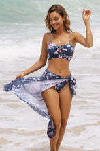 Lade das Bild in den Galerie-Viewer, Bikini-Set mit Blumenmuster &amp; Cover Up Sarong Set
